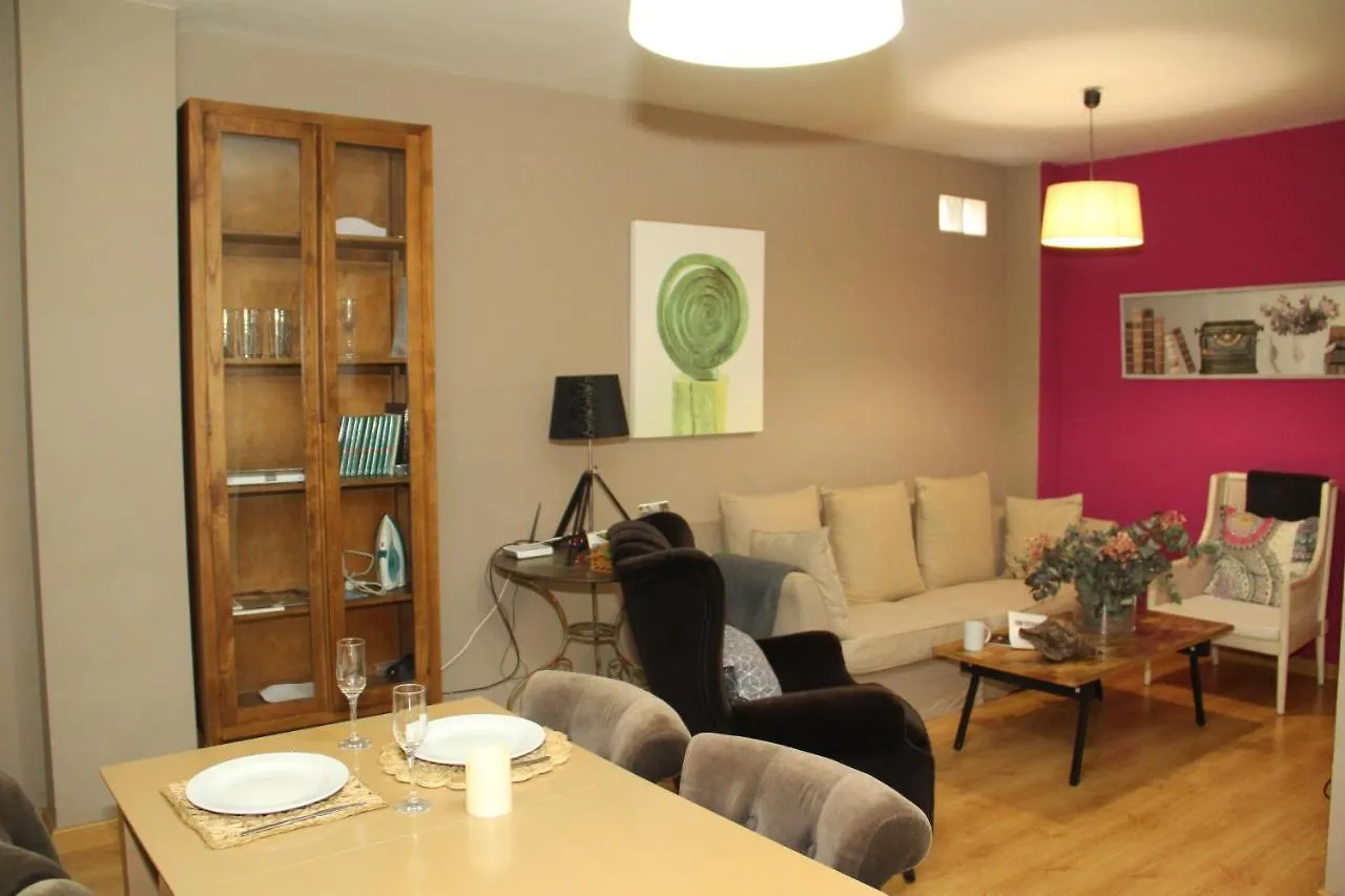 Apartamentos Alcazar De バエサ
