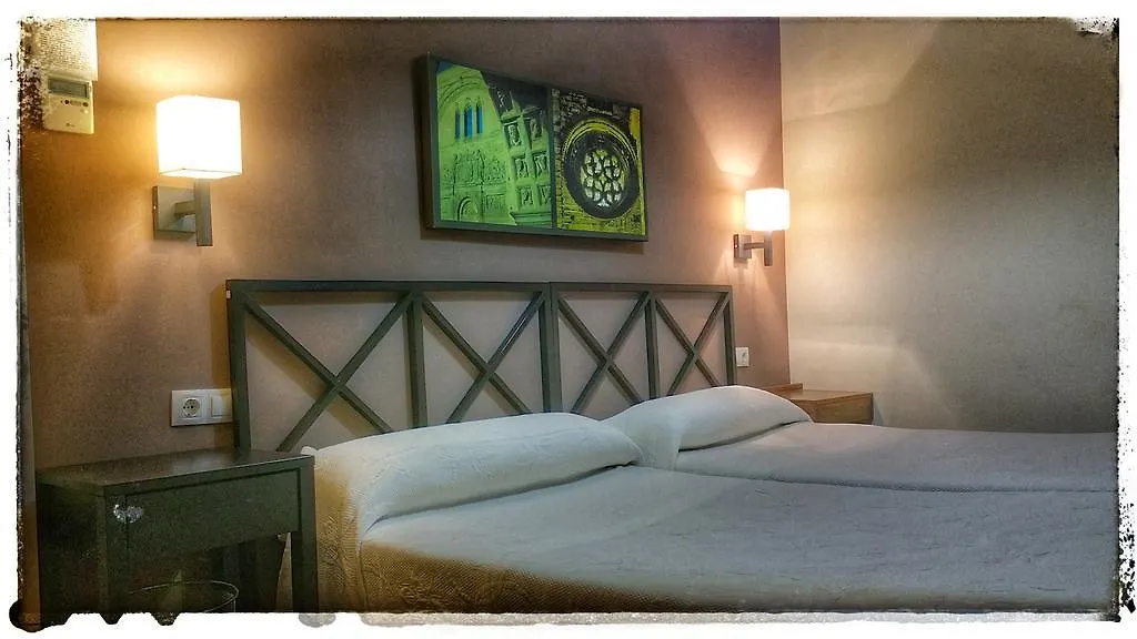 Apartamentos Alcazar De バエサ