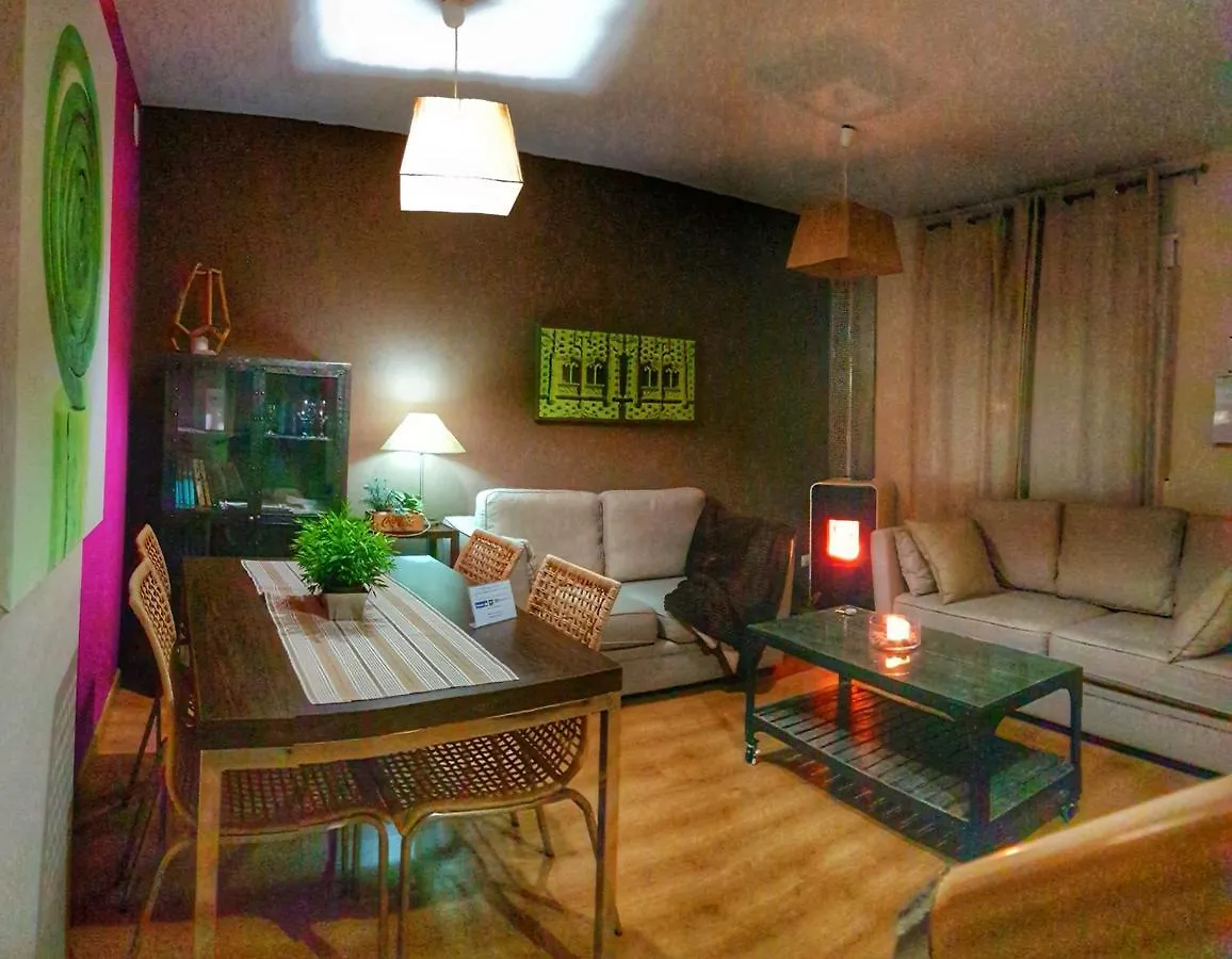 Apartamentos Alcazar De バエサ