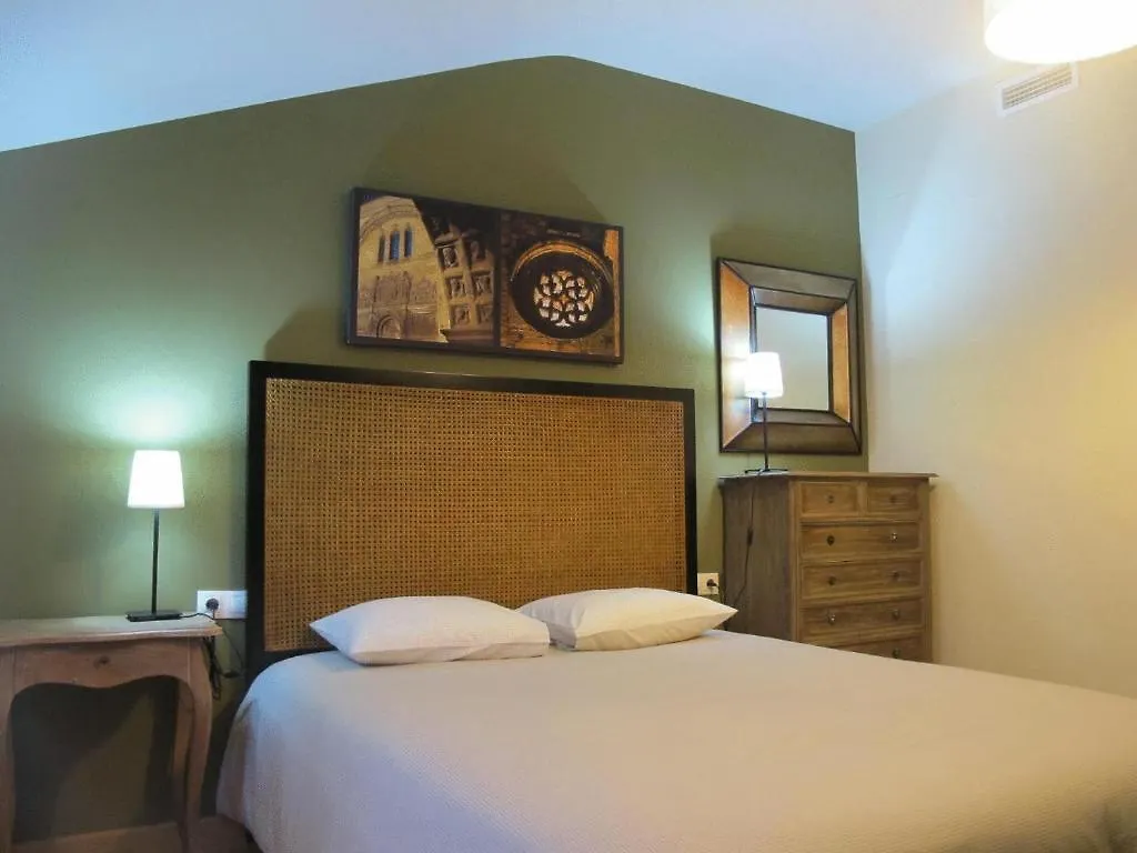 Apartamentos Alcazar De バエサ 0*,